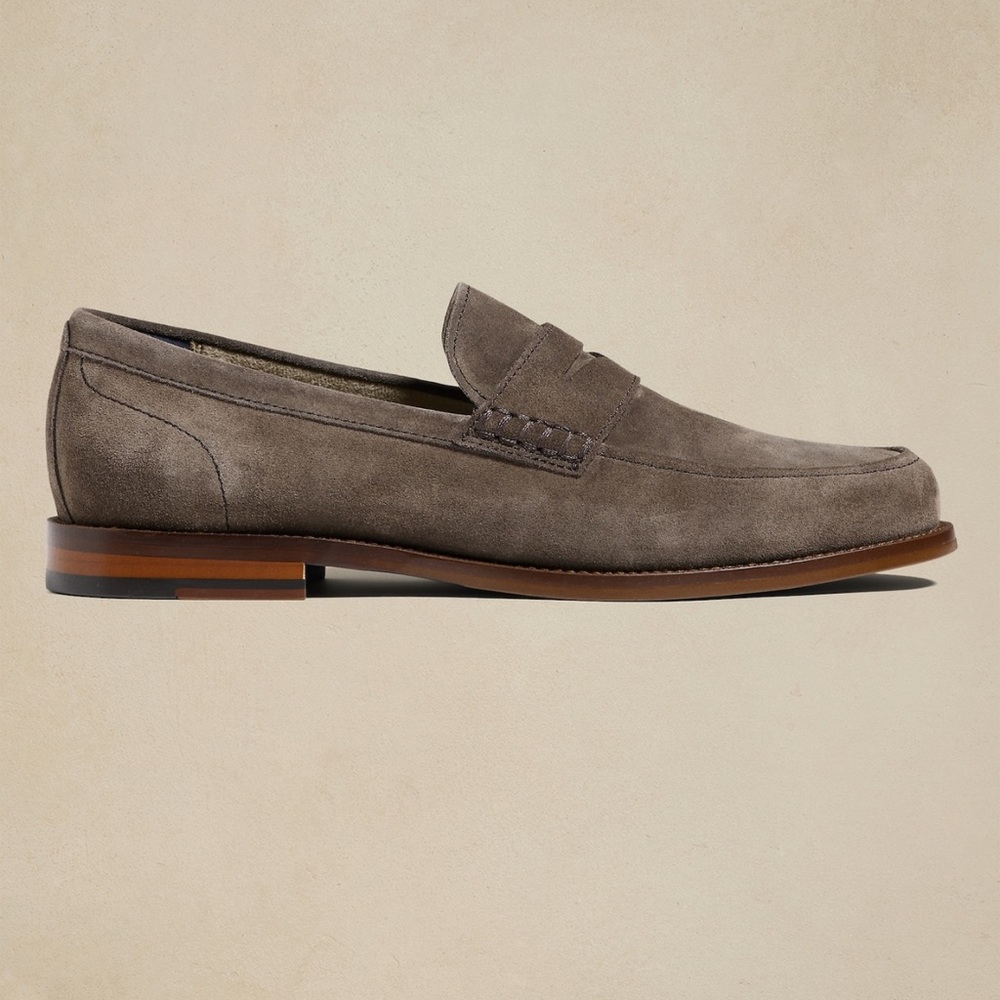 Banana Republic Men’s Suede Loafers - size 9